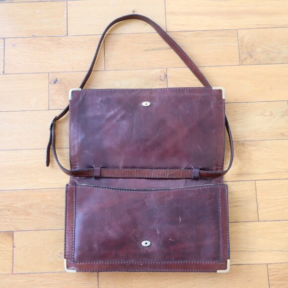 Vintage Brown Leather Shoulder Bag with Brass Details - Picture 13 of 16